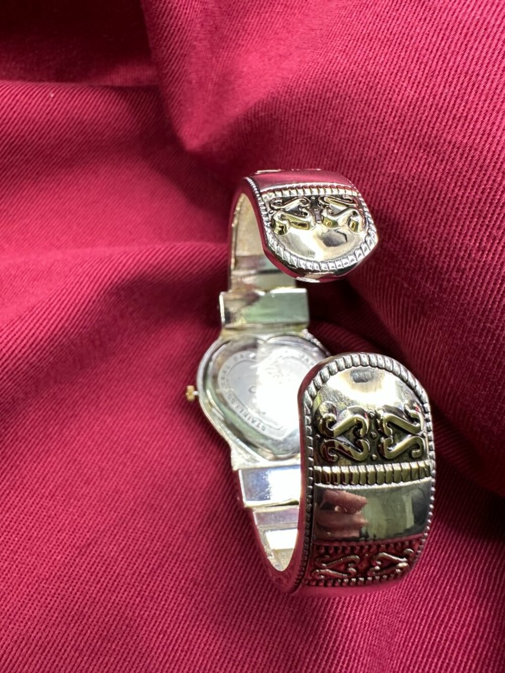 Geneva Elite Hinged Quartz Watch. New Battery - Picture 10 of 12